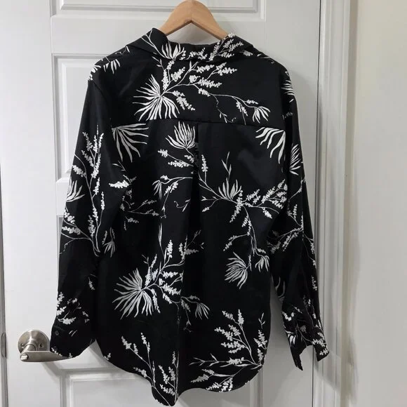 Dynamite Blouse - Picture 2 of 5